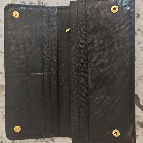 Prada Black Saffiano Leather Wallet with Gold Logo - Like New - Picture 6 of 17
